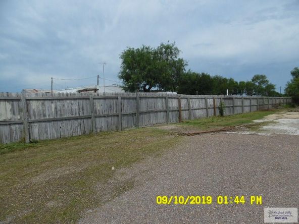 928 N 7th St, Raymondville, TX 78580